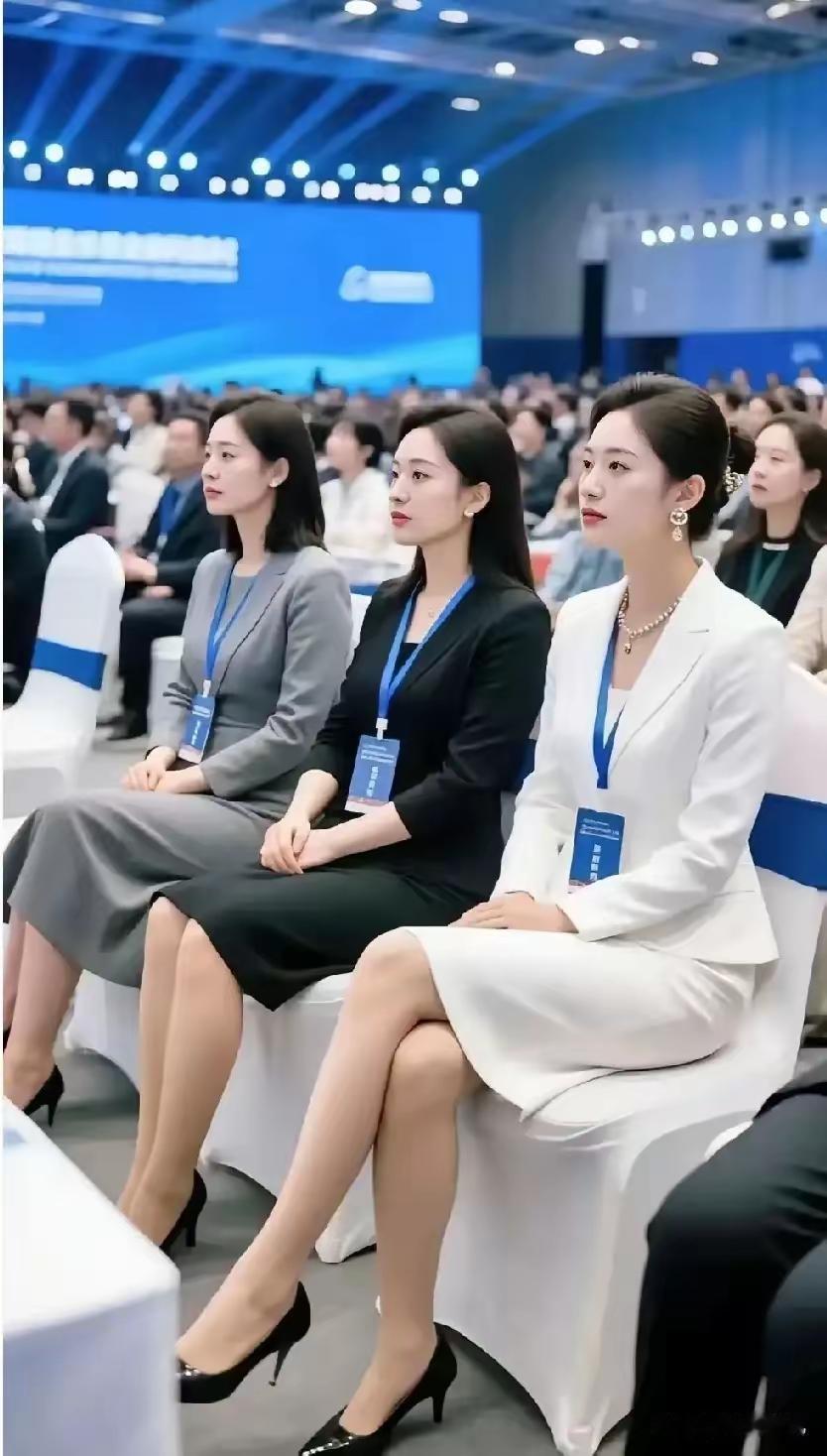 这三位美女，我敢断言，普通条件的男人，根本拿不下这样的女人。大家没有意见
