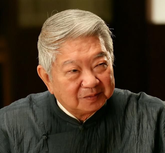 香港“老不正经”才子蔡澜谈“女人”一针见血，他说：一个女人能不能交往，看的不是美