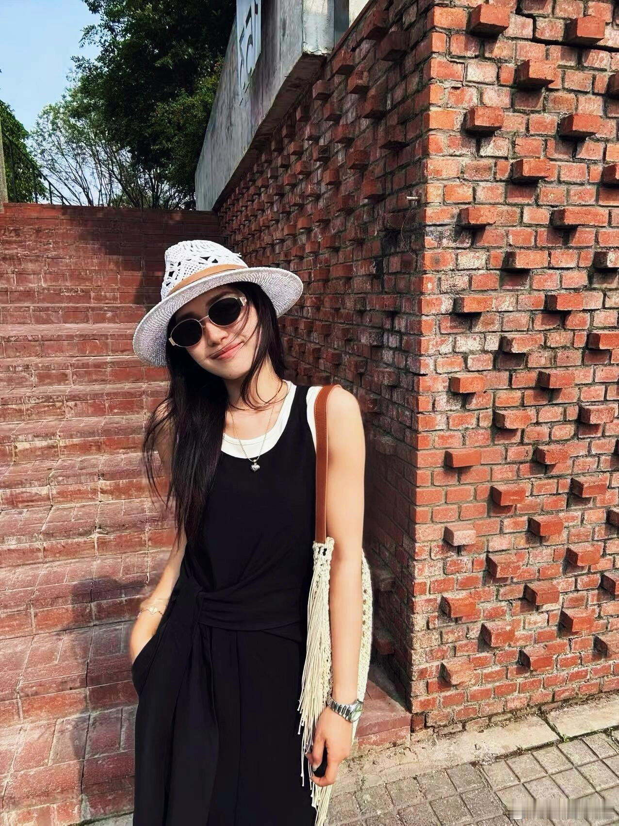 ootd、秀场时装周OOTD不重样5️⃣套出游穿搭承包高光时刻从休闲慵懒到