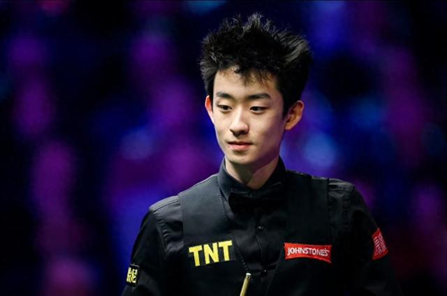 北京时间1月18日，2026斯诺克大师赛半决赛结束争夺，凯伦·威尔逊6-5击败