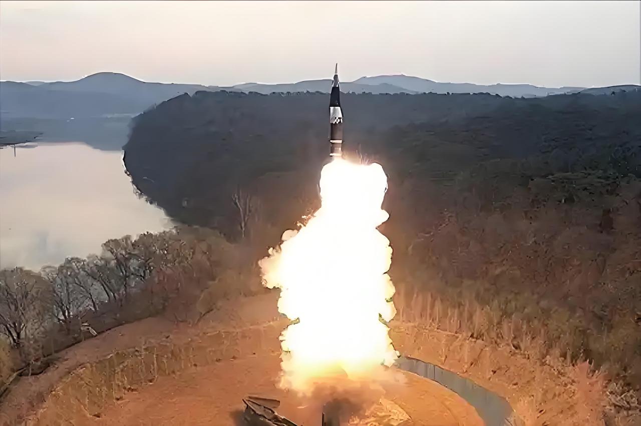 朝鲜宣布了!10月23日,朝鲜导弹总局通过朝中社官宣,10月22日已顺利完成一项