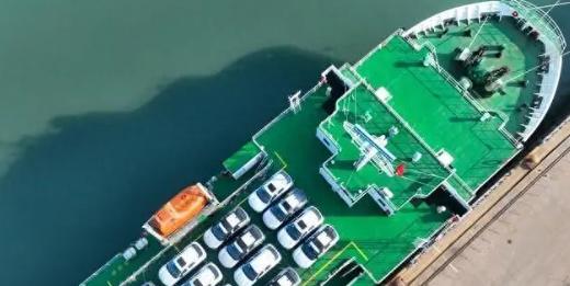 /越南媒体谈中国，现在越南经济所有的焦虑，都来自于中国这个隔壁巨人。双方产业1