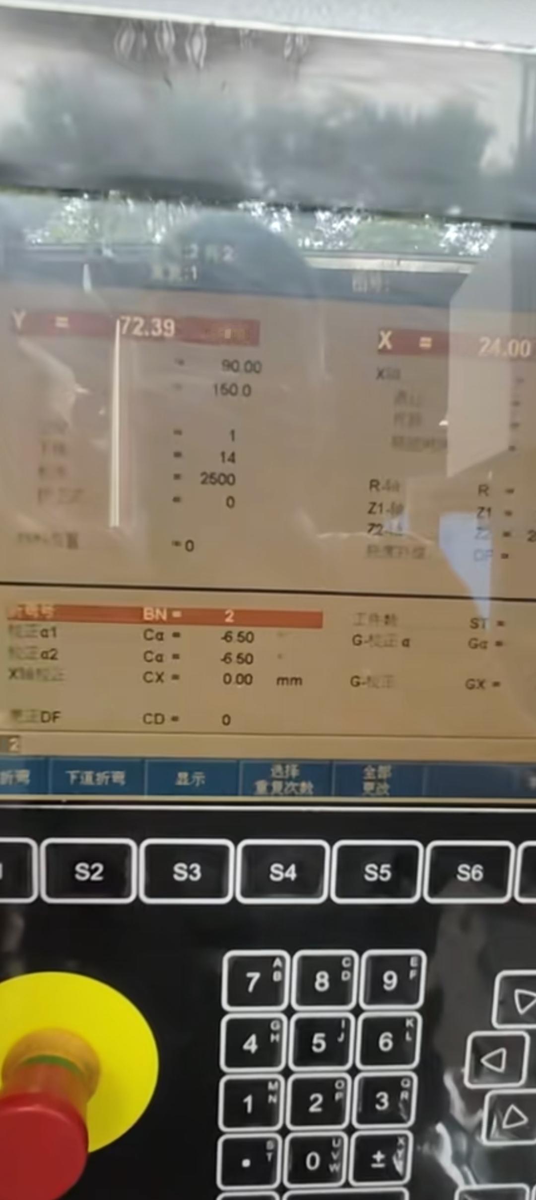 德国这个通快3120数控折弯机凭什么敢卖100多万块钱呢？这个折弯132吨的