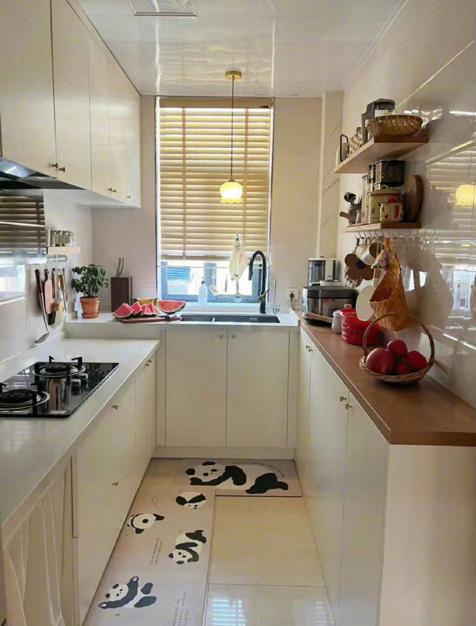 幸好听劝了！果然硬装越简单，软装越好搭～