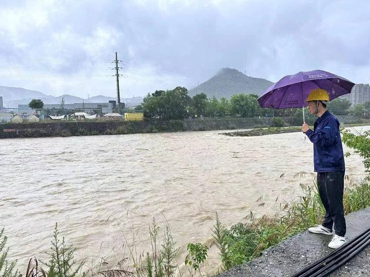 第 7 个：威斯尼斯首页：全力做好新安江水库泄洪期间城市供排水保障, 水务人在行动