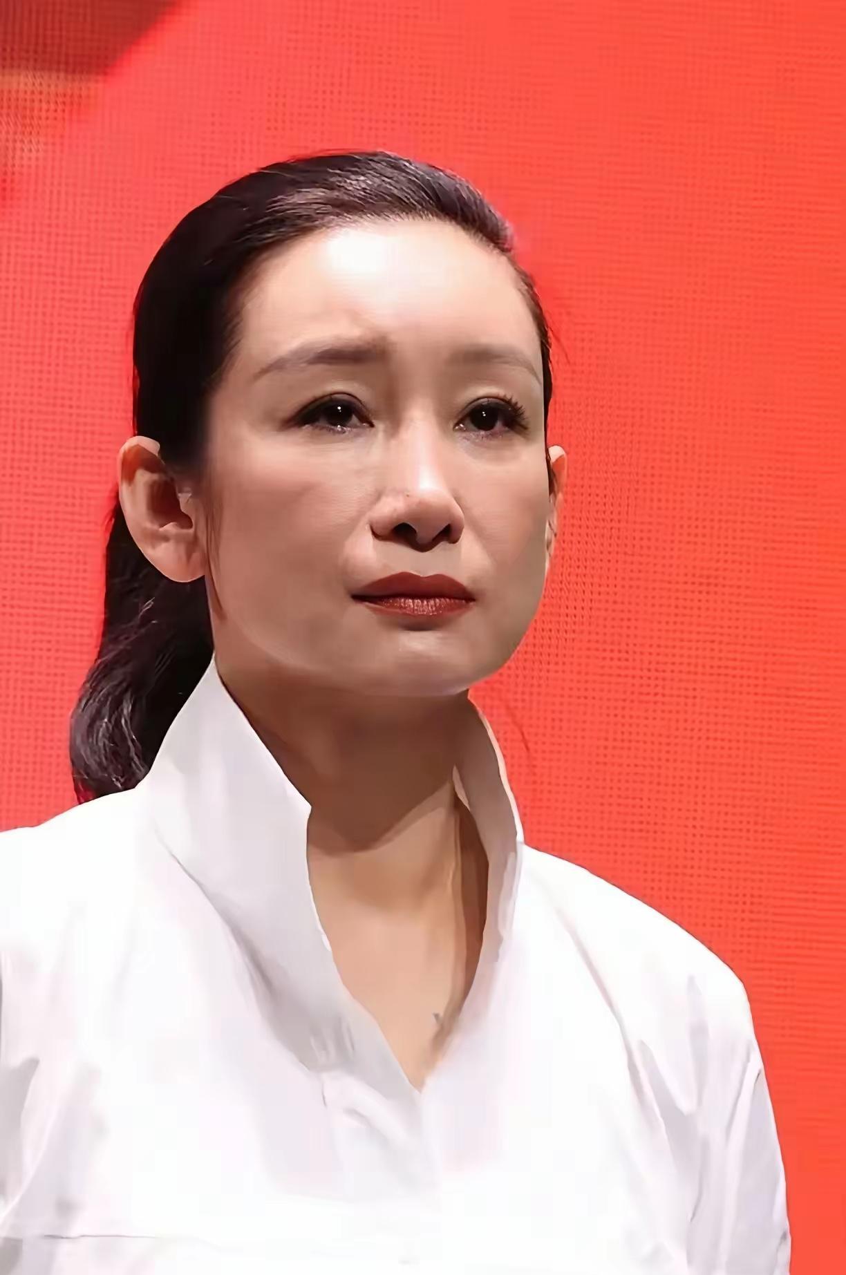 秦海璐这个人这个根本经不起研究因为仔细一查，你就发现她这个人真的太好了，不