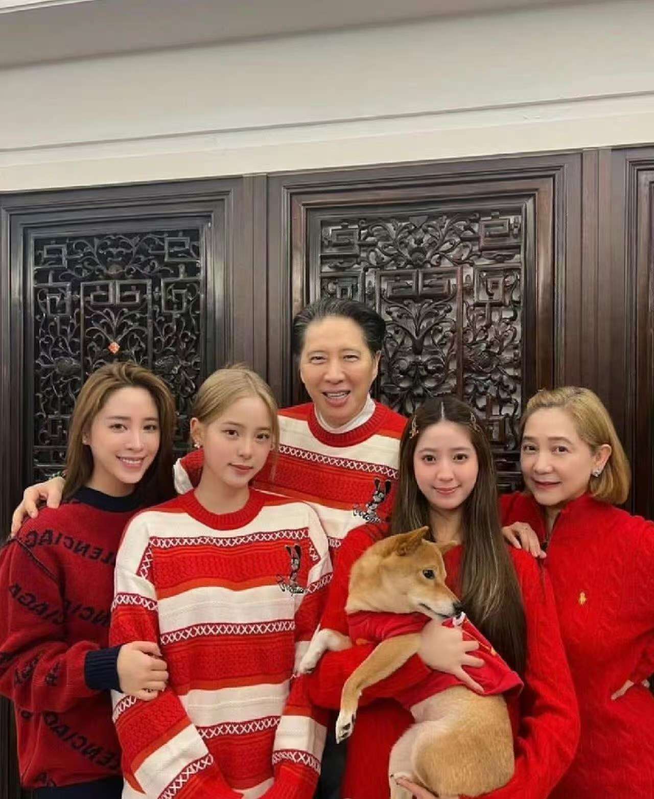 欧阳一家-头小脸小要出彩好多……