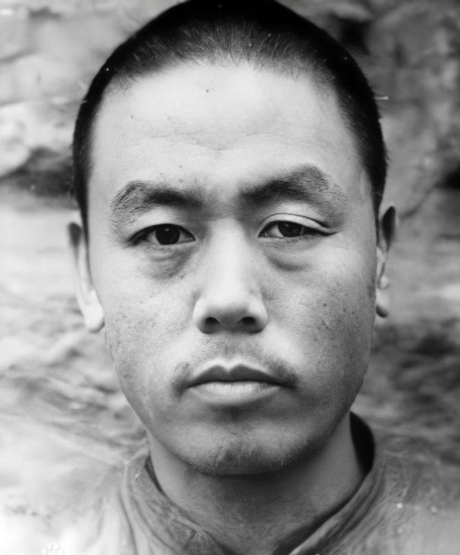 1955年，农民杨大发和妻子吵架，争吵中，妻子突然大喊：“你再说，我把你