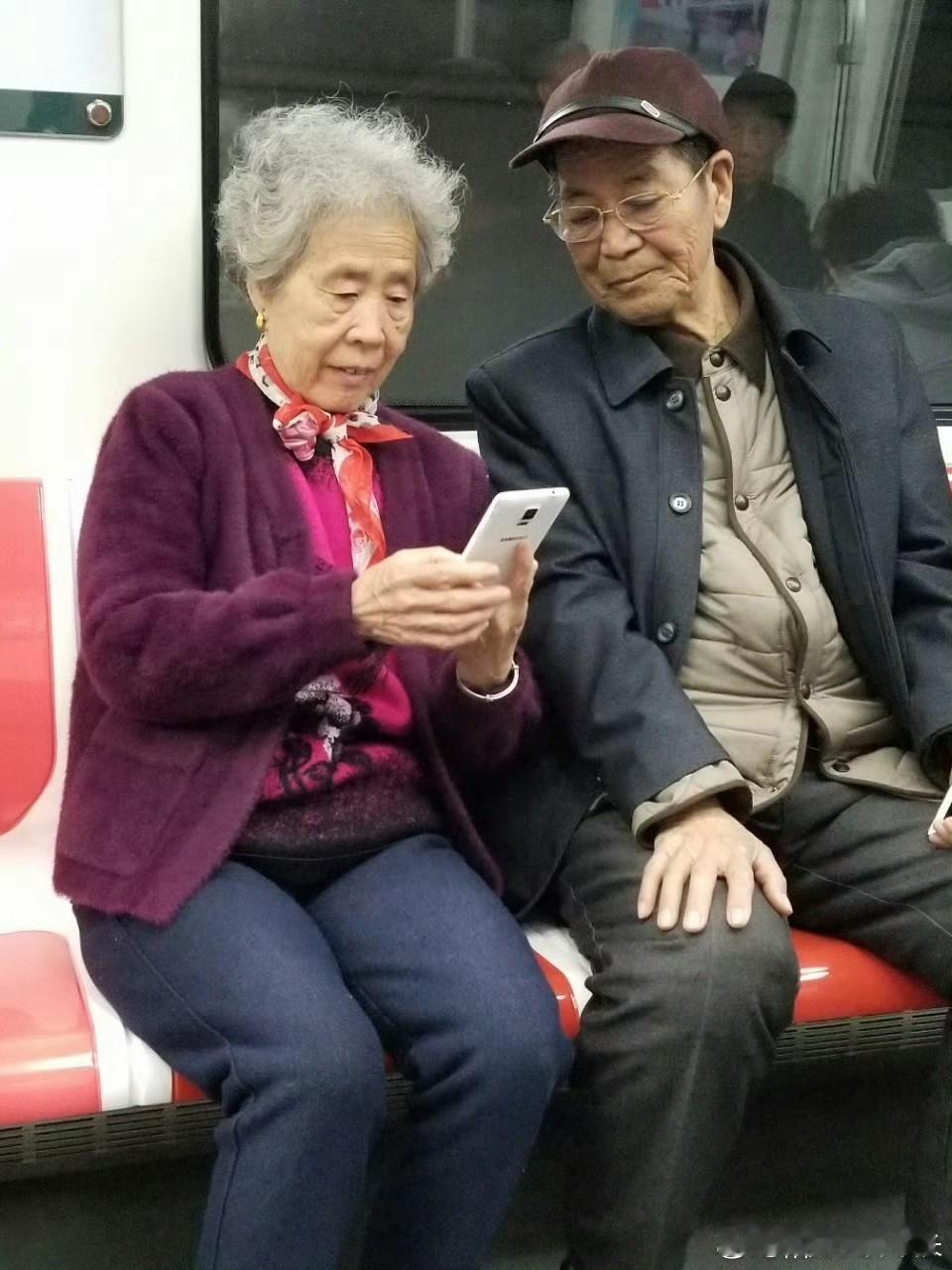 有些事情，无论怎么选择都是对的也都是错的，都会有遗憾……上午看望了老同事家里