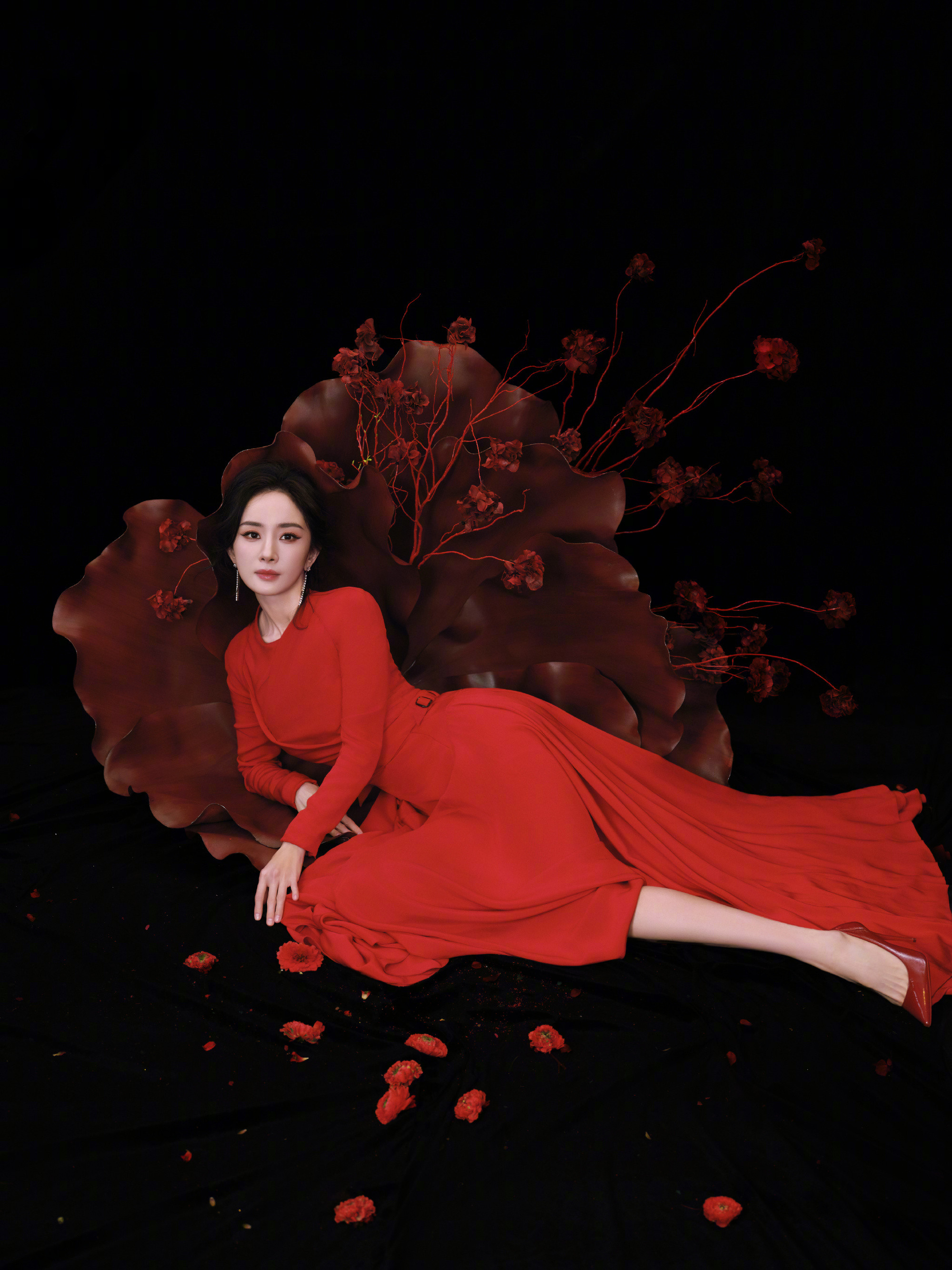 杨幂佩戴萧邦珠宝的女帝！