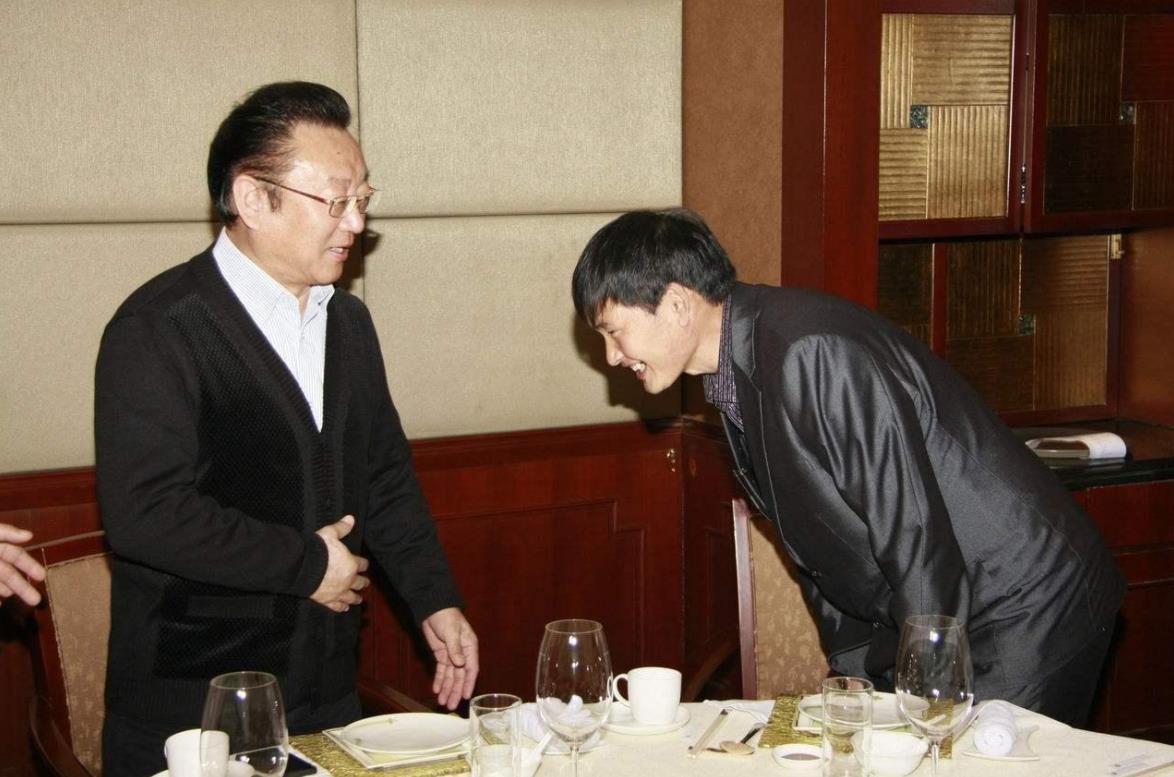 能屈能伸，时代人物![捂脸哭]