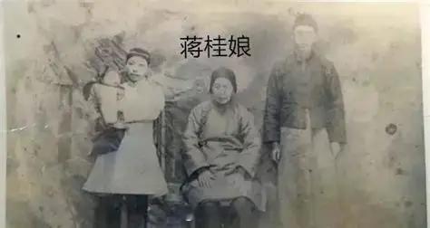 要说当年有老人小时候见证石达开折戟大渡河，之后遇到红军建议要抢渡大渡河。除了他，