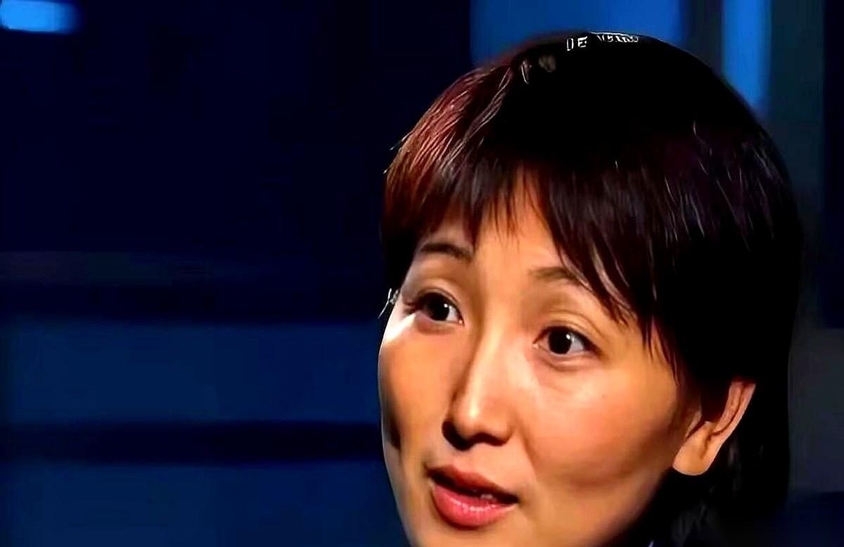 张高平那案子，最荒唐的不是冤屈，而是他揣着220万国家赔偿款，户口本上却印着“查