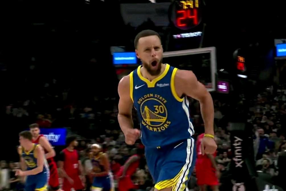 经典白忙活！！！勇士3老最疯狂最尴尬的一幕诞生了……库里不停的投3分：疯狂