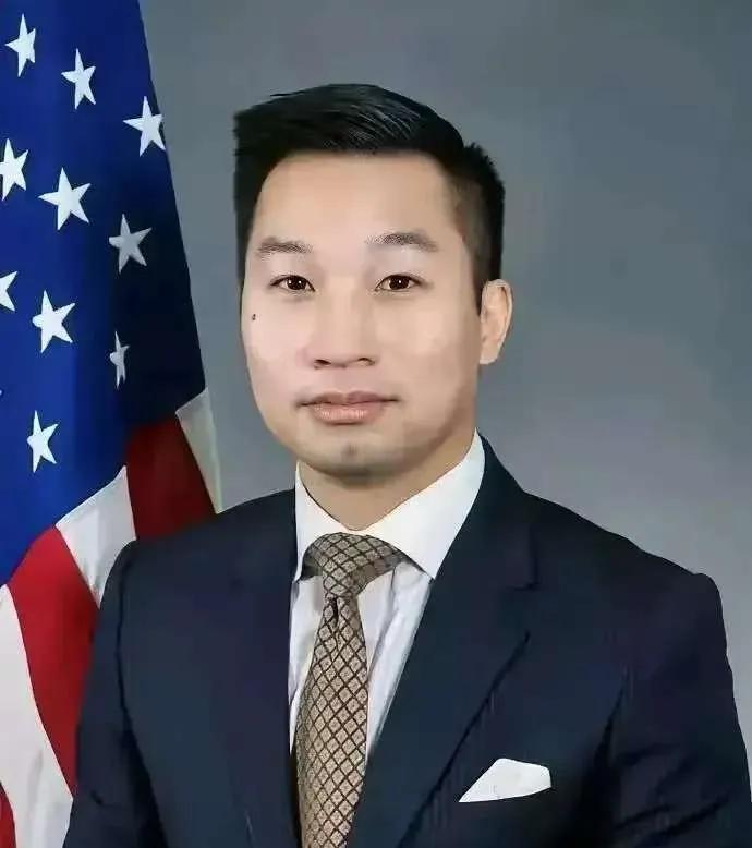 美国最反华华裔高官被开除！特朗普干得好！如果要评出谁是美国特朗普政府中最反华的