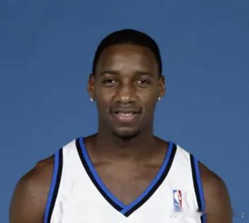 23年前的今天，魔术也曾3-1领先活塞但是后面被连扳3场有熟人