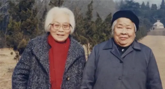 1937年，周子昆和何子友新婚，许世友看了一眼何子友，忍不住对周子昆说：“也就你