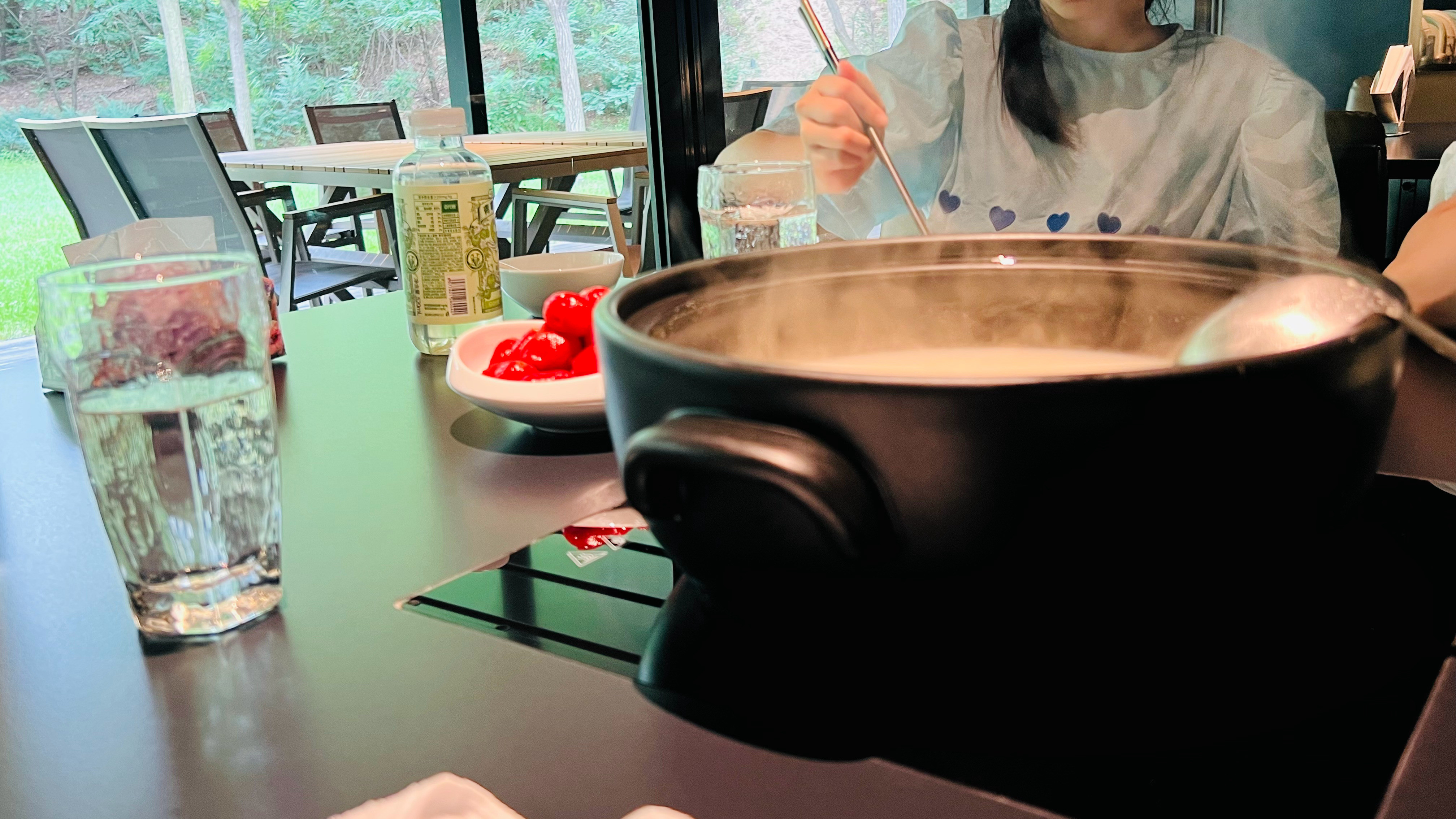 一家非常非常值得去的海鲜餐厅！环境好、食材好、服务好、味道好……欢迎大家来打卡！