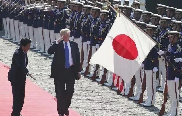 日本为什么比较狂躁？答案表面看是经济不行了，特朗普那张账单又压下来，但真正值得盯