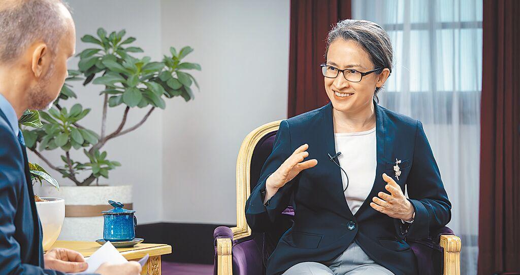 萧美琴在布拉格险些发生车祸，捷克甩锅中国，诬蔑称是蓄意恐吓据捷克广播电视台6月