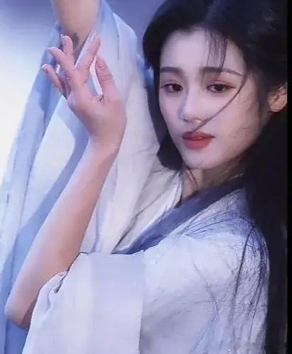 好仙的一张脸，好卤的一双手​​​