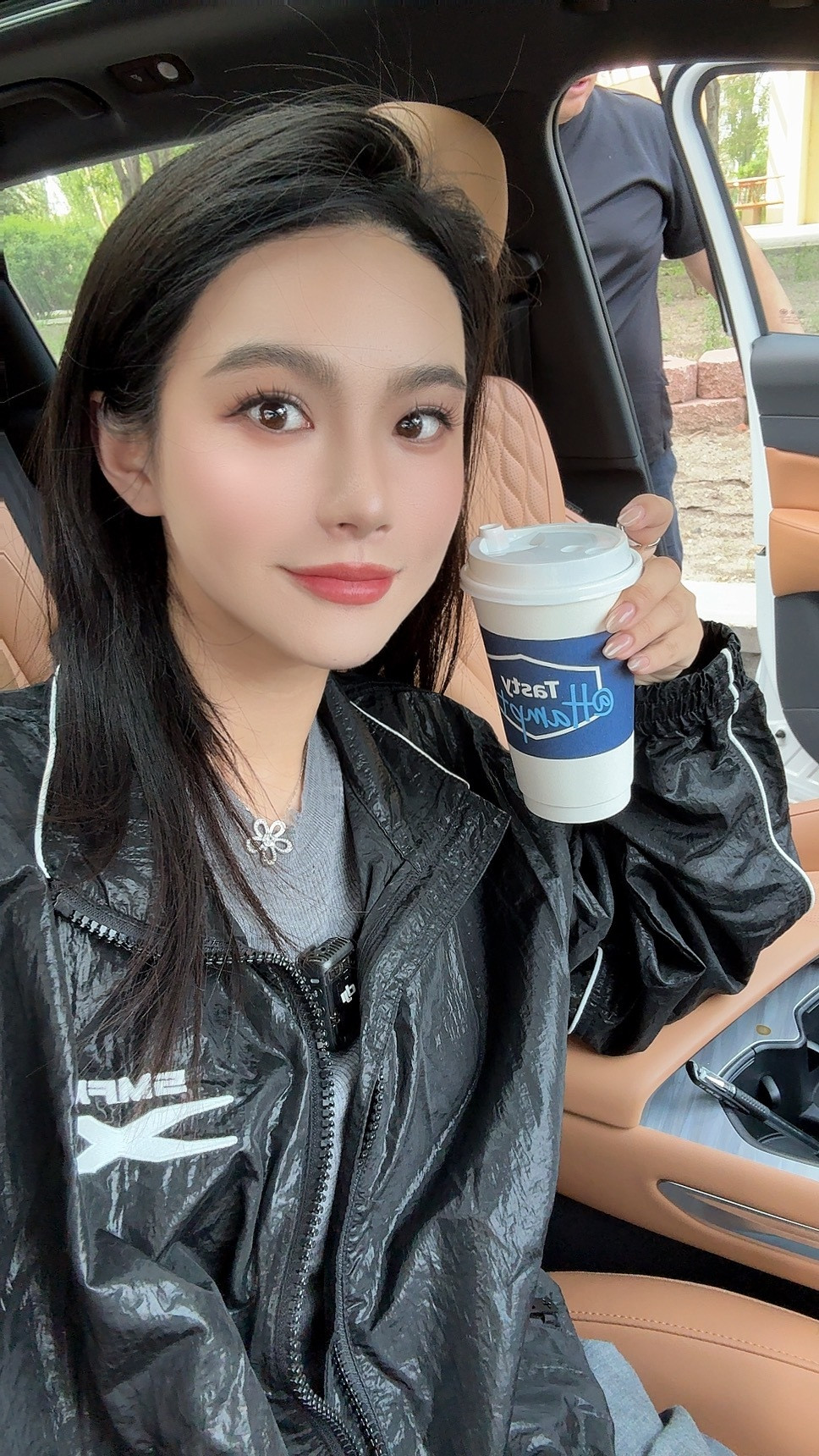 早呀继续开车🚗跑续航昨天沾床就呼呼大睡能吃能睡豆干活