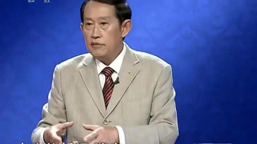 王立群：“用权力泡女人，女人服服帖帖，用金钱泡女人，女人满脸不服气，甚至讨价还价