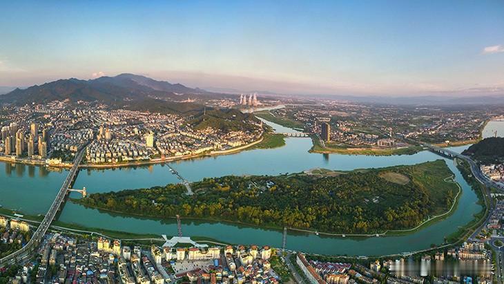 兰溪，多会取名字啊。头条刷到了兰溪旅游，真是心里一阵赞叹。又有兰花芬芳，又有溪