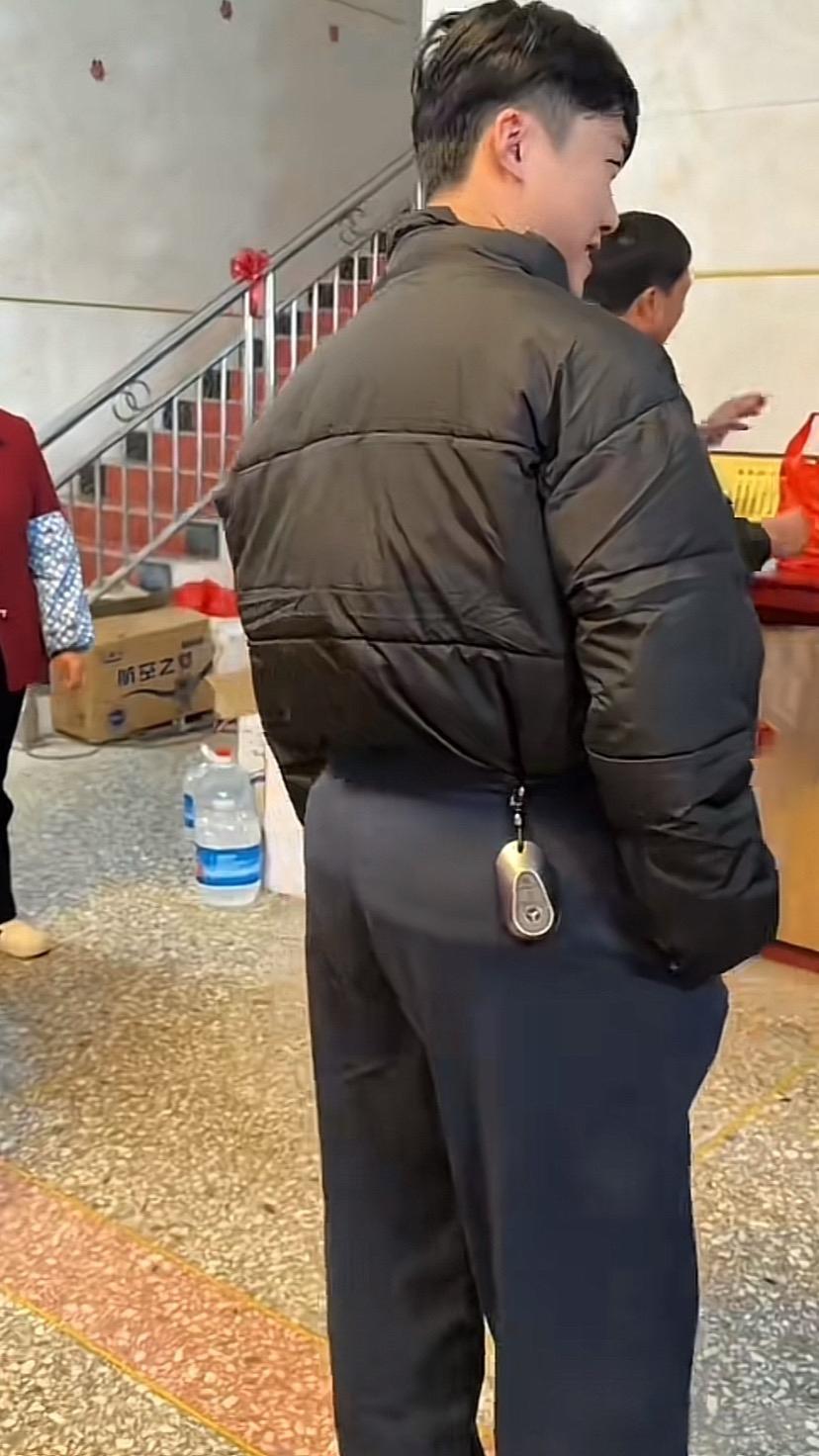 这要是我我就挂脖子上