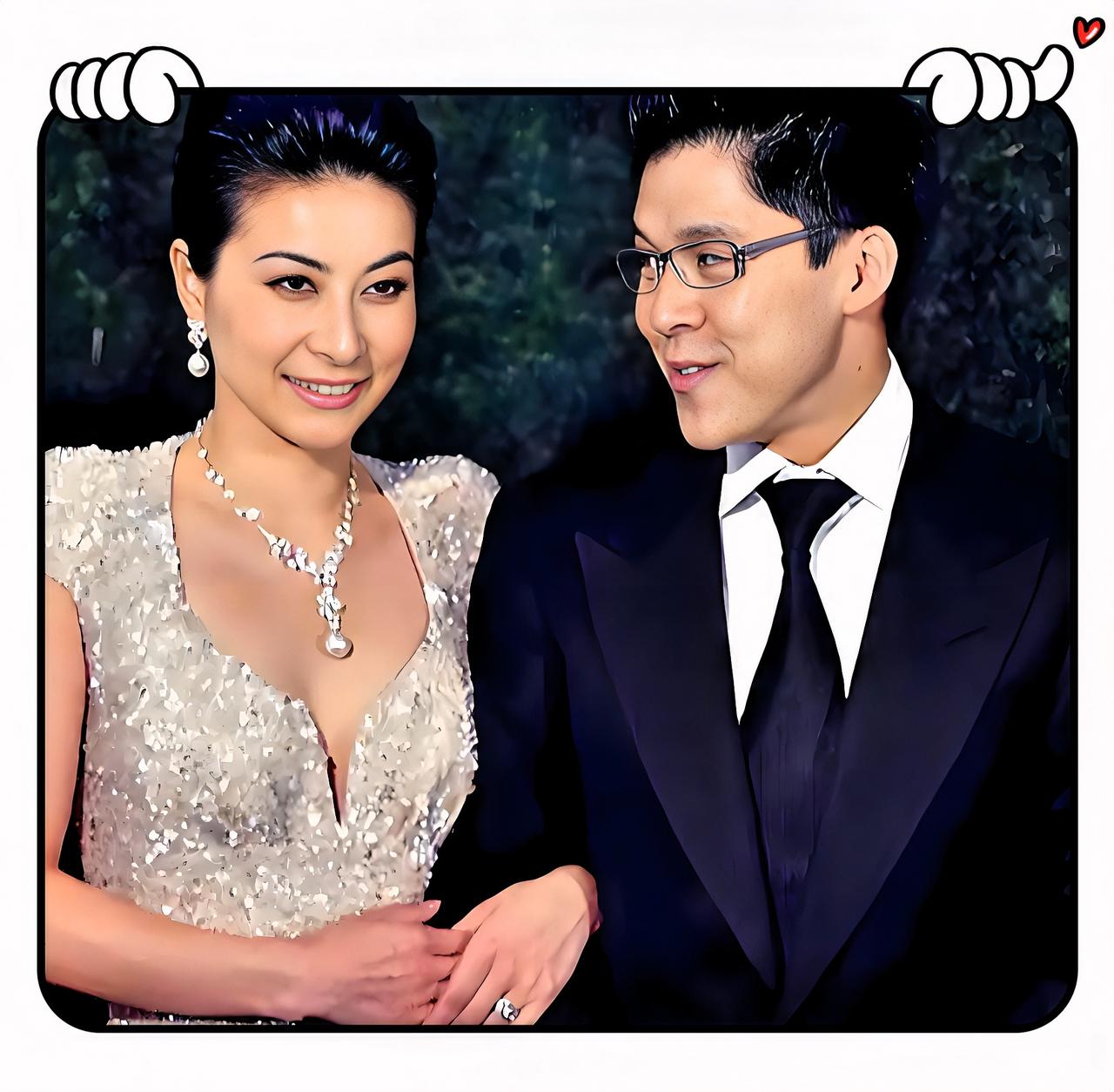 44岁郭晶晶再传喜讯，霍震霆沉默、香港阔太圈失语，这才是豪门婚姻的顶级打开