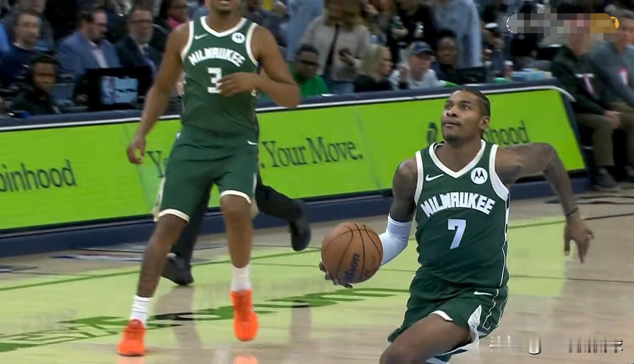 我强烈建议雄鹿立刻交易走小波特！在今天雄鹿客场以104：125惨败于灰熊的比赛中