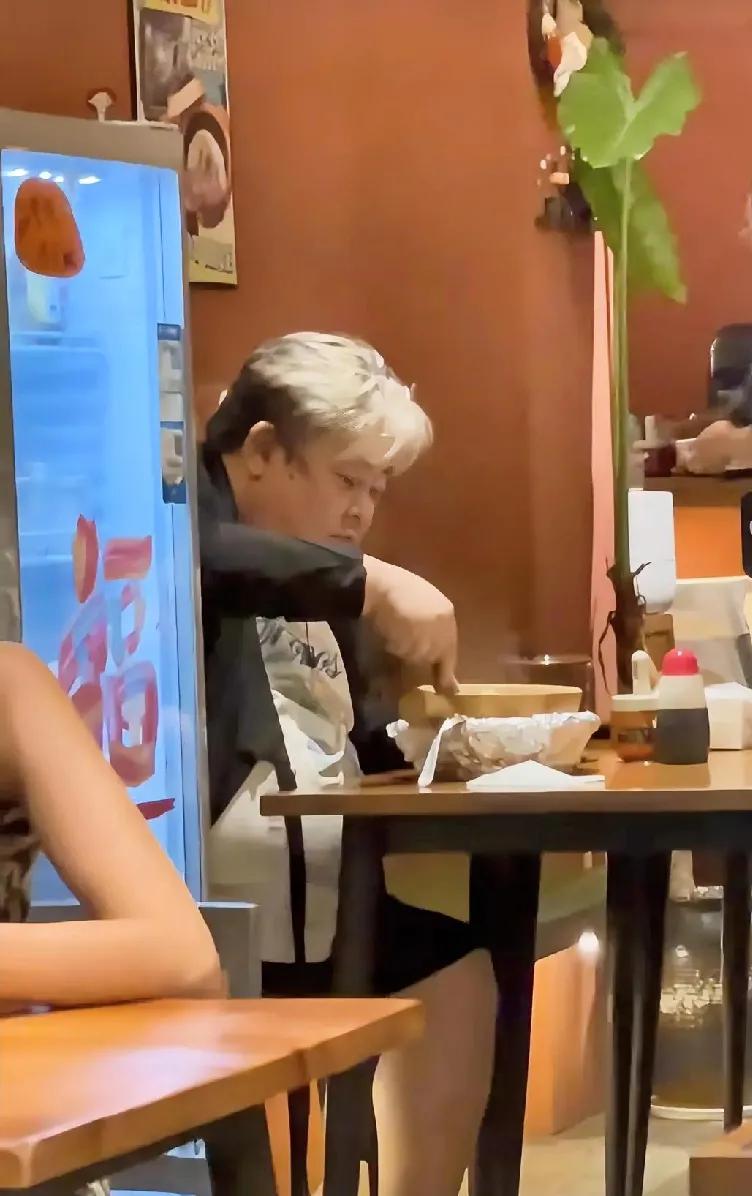 不提名字，如何表达你认识这位港星？