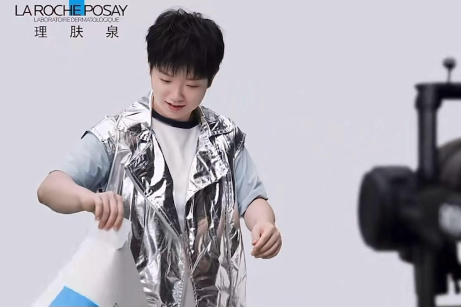 啊哈哈哈哈哈哈哈哈撕开了😙