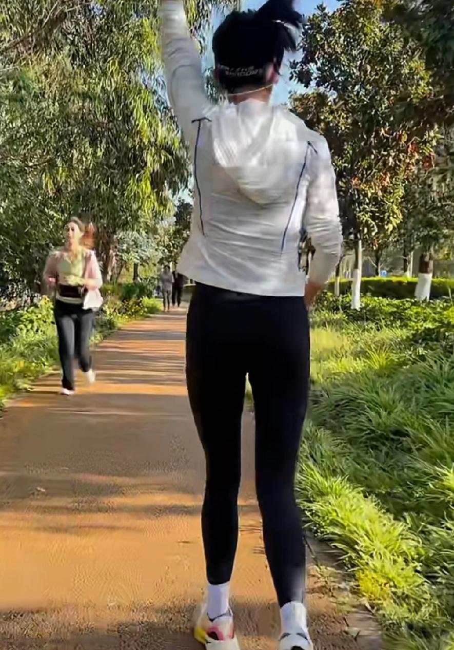 跑步不能停，我体会到了重新再跑一股别扭劲，大家是不是这样的感觉呢感