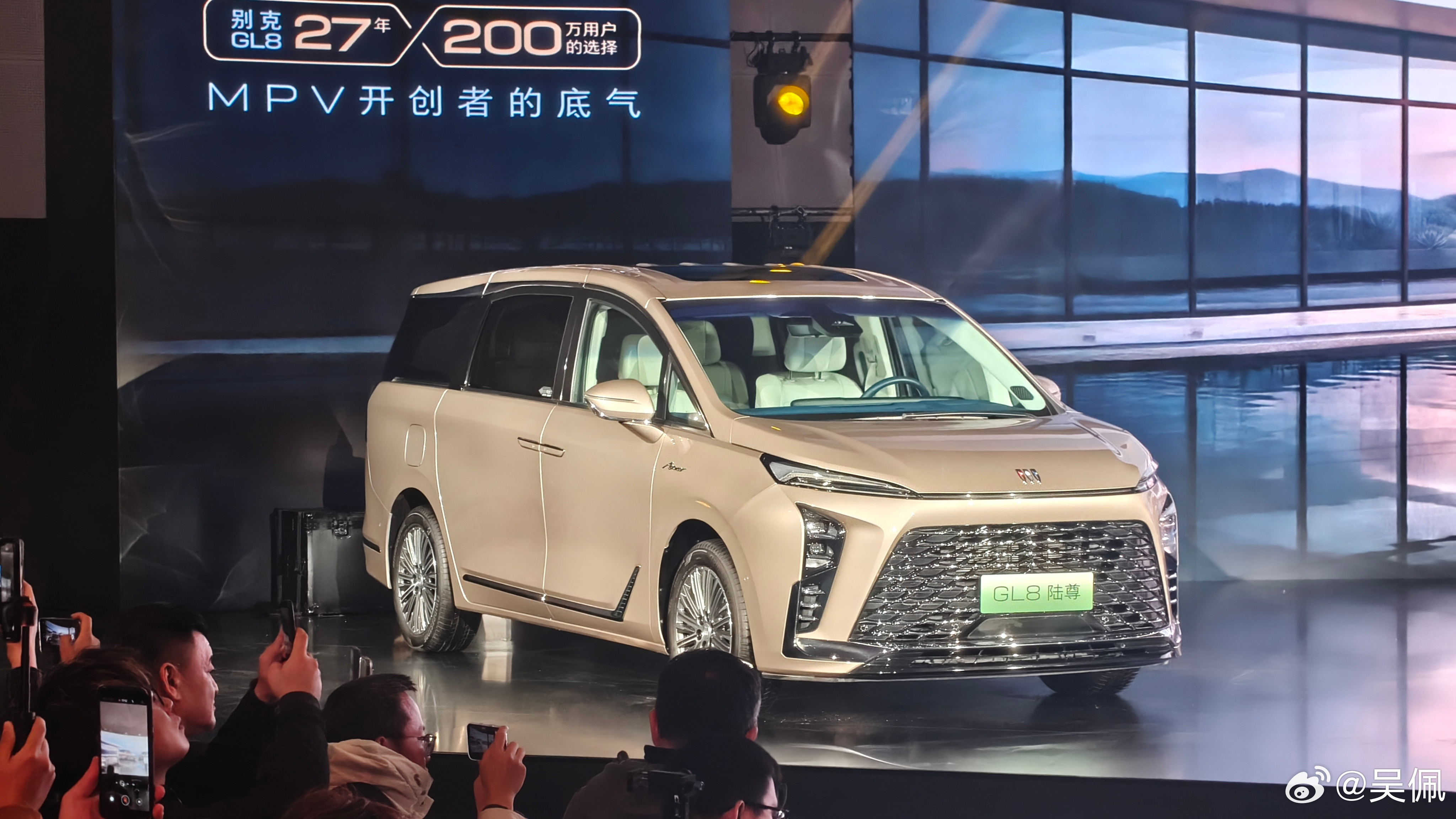 今年的别克新春会上，海涛总说：“铁打的GL8，流水的挑战者”，GL8系列将会推出