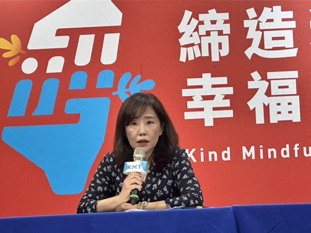 台湾媒体人韦安表示，国民党前文传会主委尹乃菁的离职，对国民党、所有蓝营支持者来说