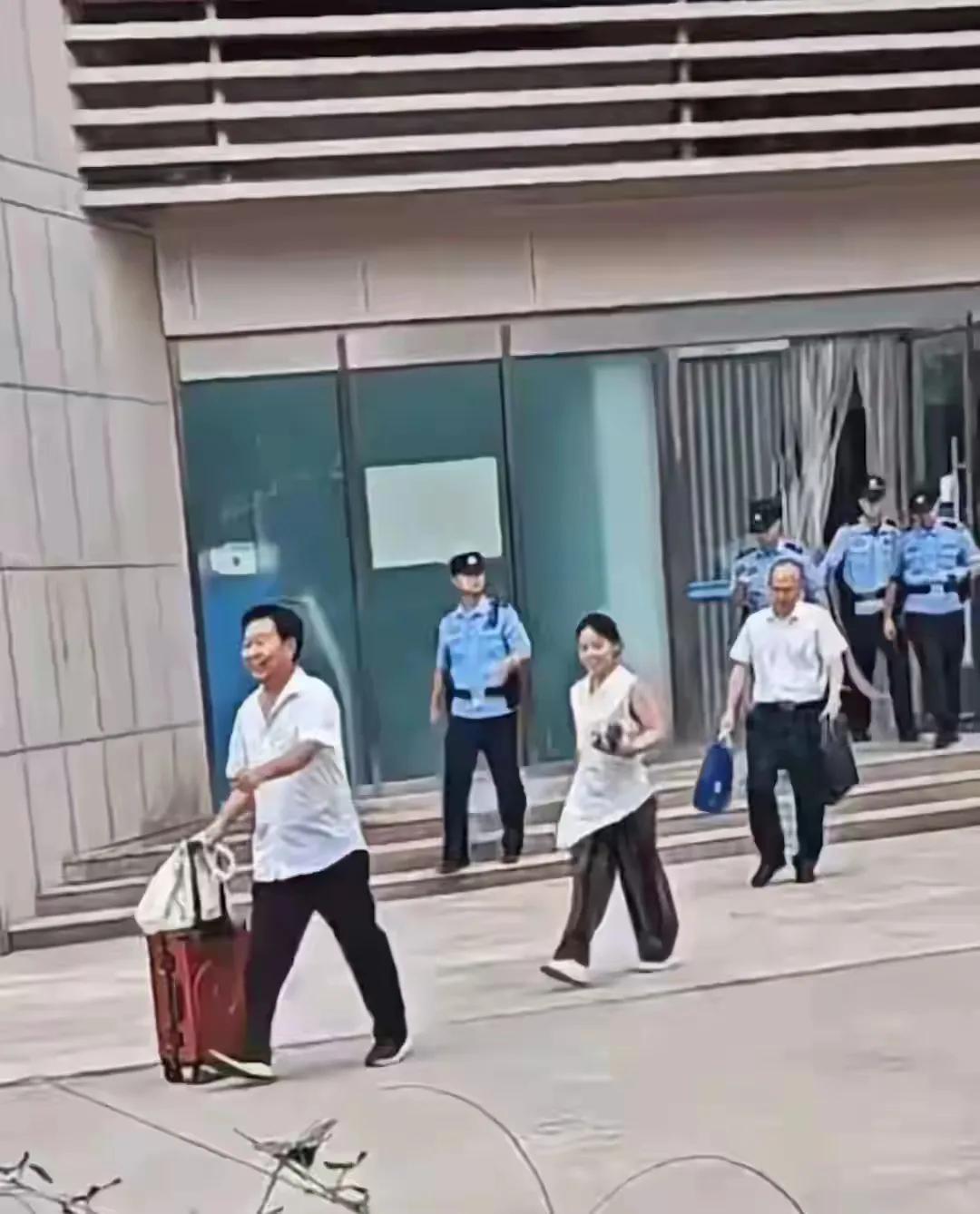姚策的生父郭希宽突然离世，才67岁，令人错愕，据他的儿媳熊磊透露，郭希宽于16日
