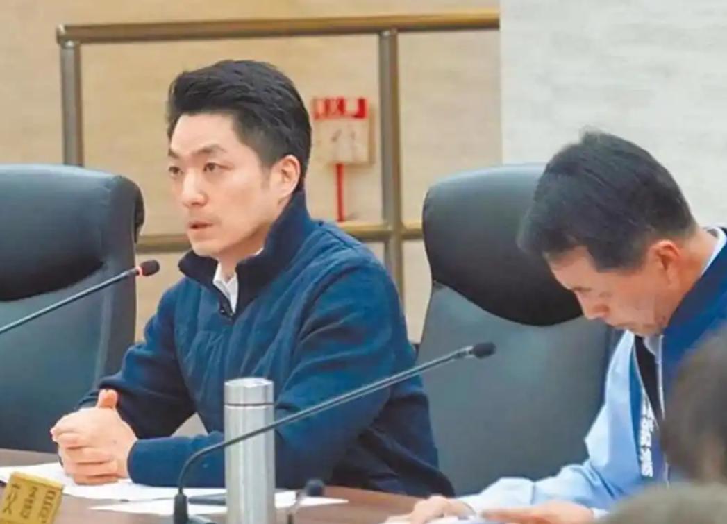 台北市长蒋万安接受专访谈到两岸时表示，“我是台湾人。”麻烦看官老爷们右上角点