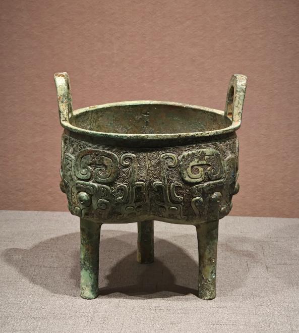 青铜时代饮食器具的演变与古代中国饮食文化青铜时代是中国古代社会发展的关键阶段，