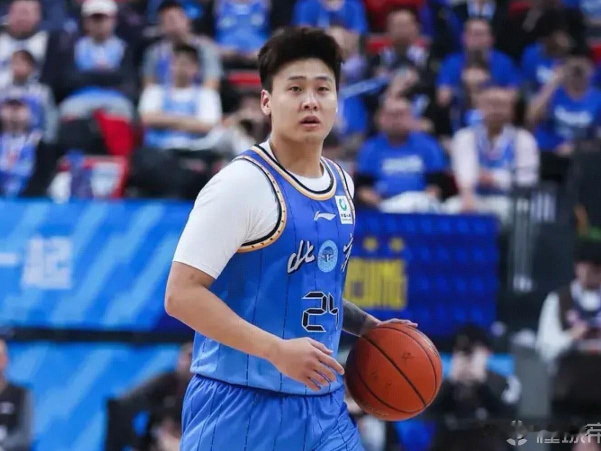 北京北汽赢下福建回家过年…这两天北汽球员赵睿和新疆球迷的口水战闹的沸沸扬扬，最近