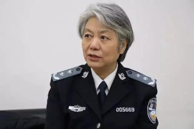 李玫瑾教授：“你把孩子教育好了，你30年来没挣的钱，他三年就给你挣回来了；而相反