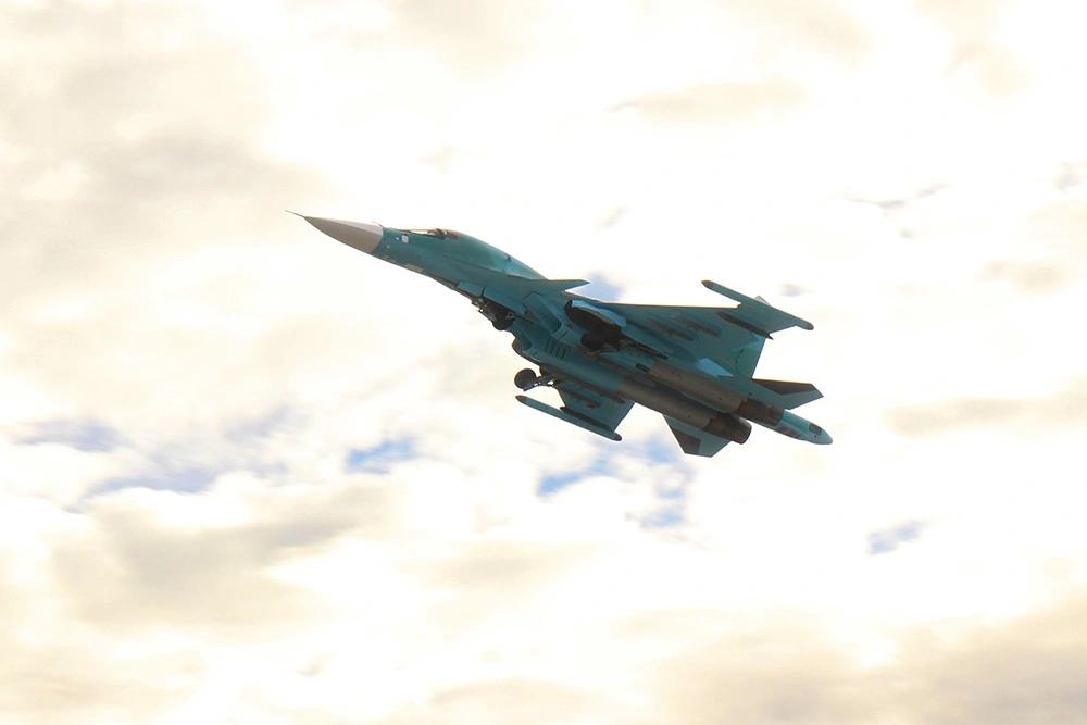 新一批苏-34战斗轰炸机移交给俄罗斯空天军俄罗斯国防部移交了一批新一批苏-3