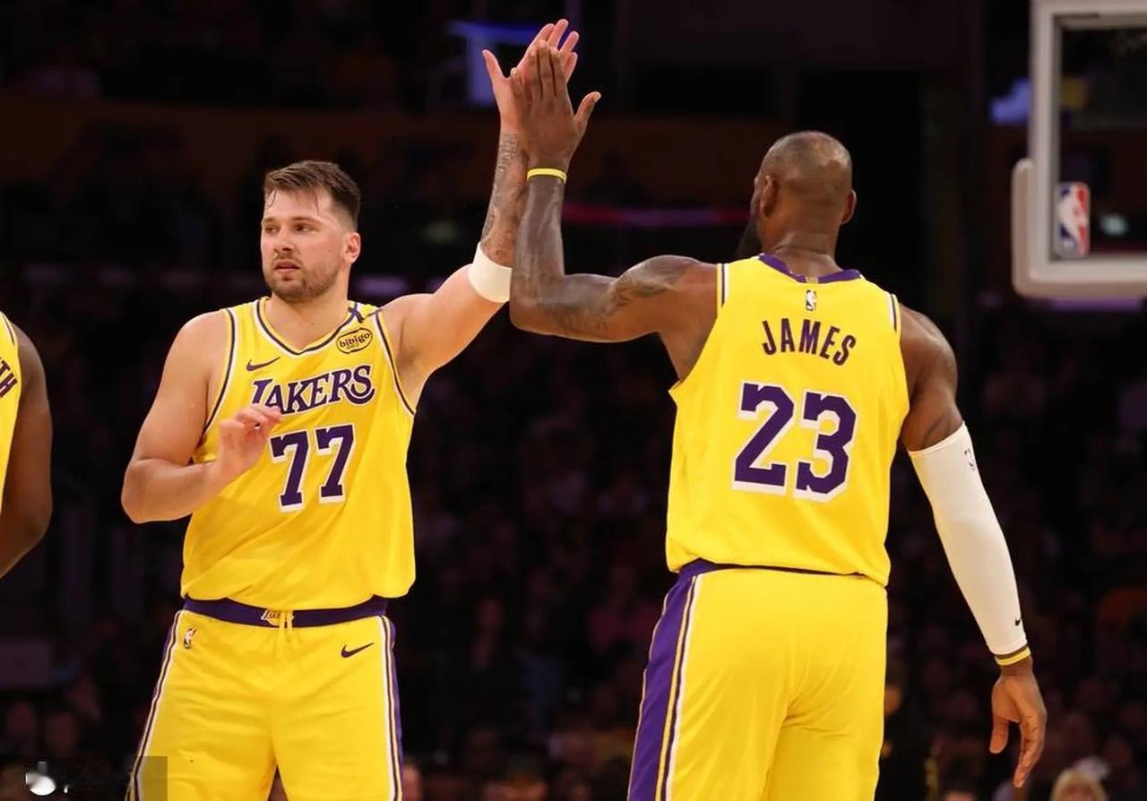 三分，抢断，暴扣样样有！这样的詹姆斯凭什么不能入选全明星？当2026年全明星