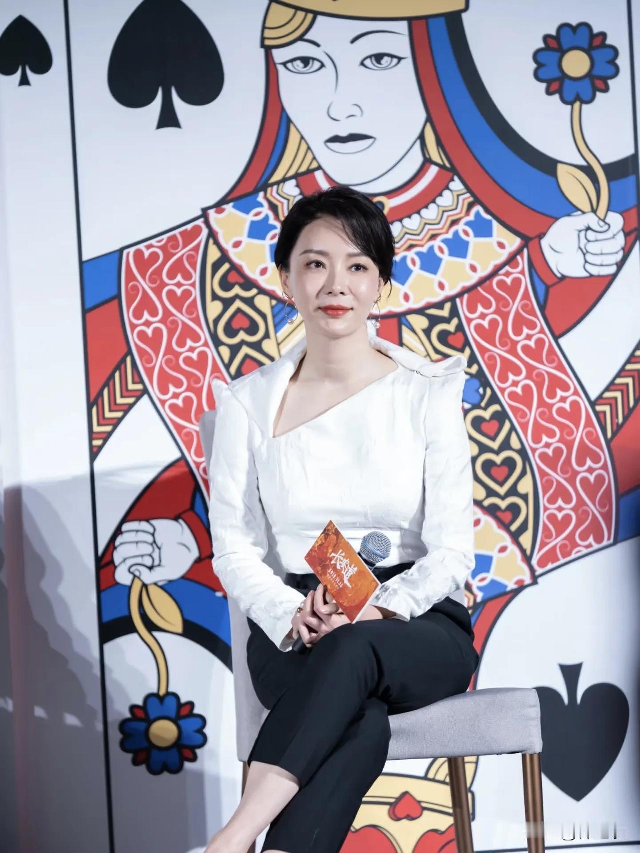 陈数其实想跟上他们啊，但是体力不允许，在备采的时候陈数和导演说不舒服的时候多，在