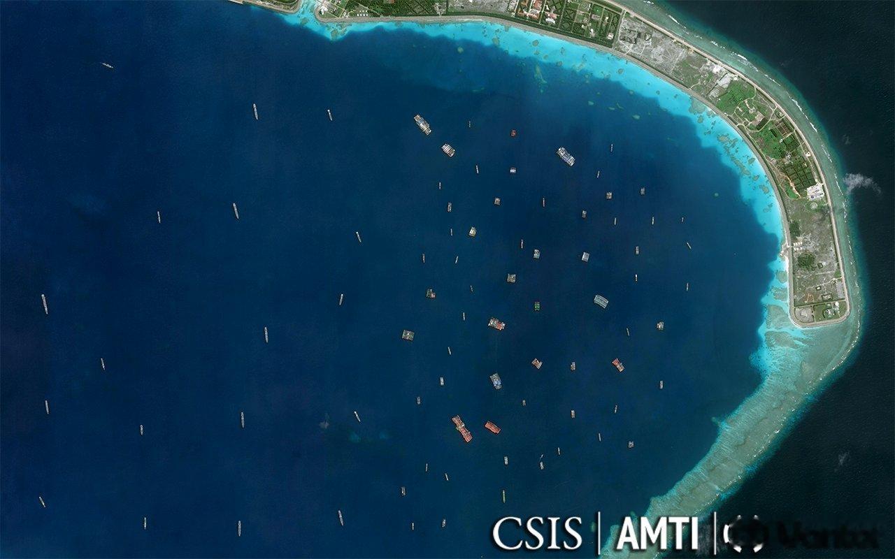 2025年9月28日，美济礁潟湖内的中国渔船。洋人的胡乱分析就不搬了，看看图吧。