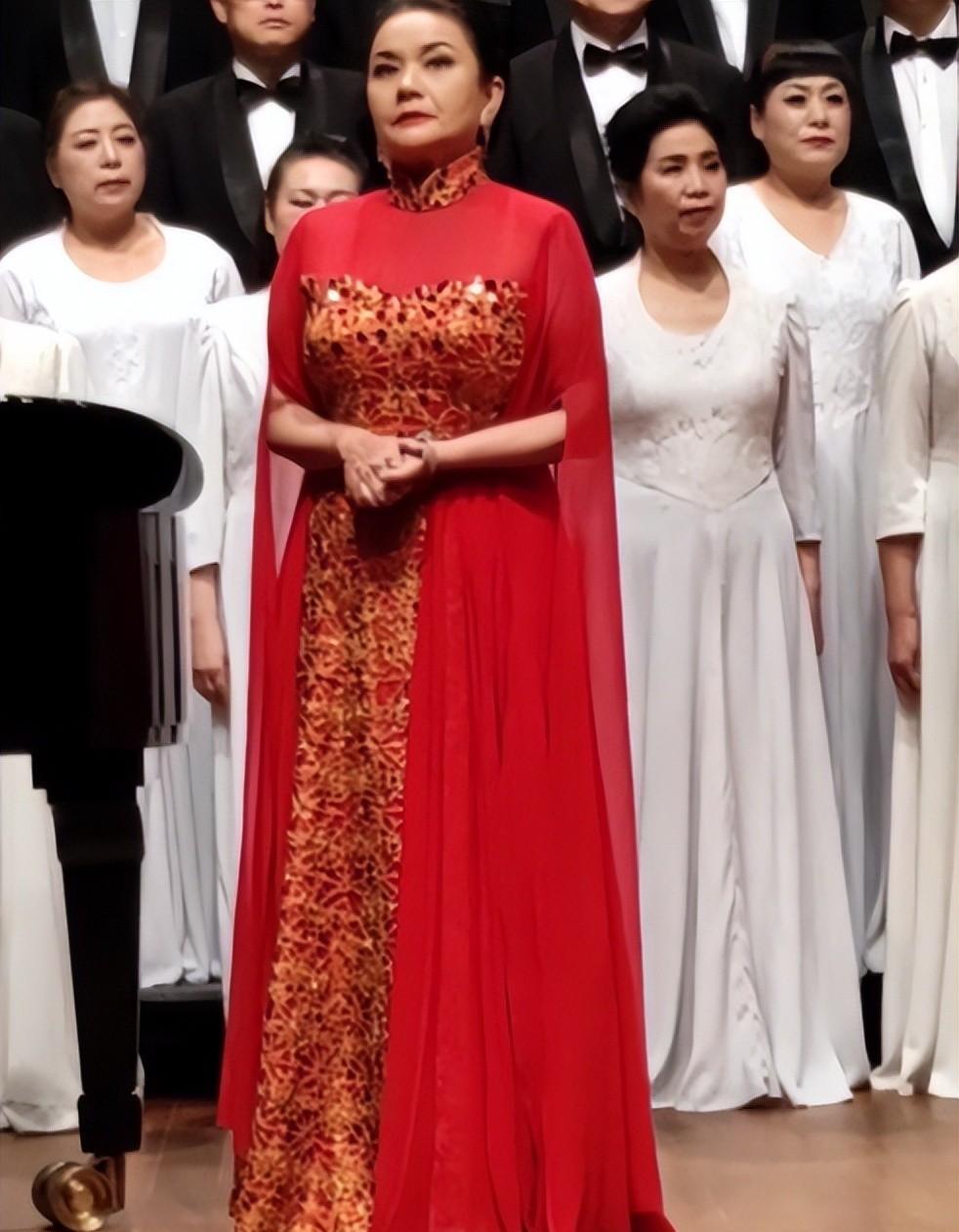 王静虽然跟聂卫平离婚了，但是儿子聂云青也是可以去看爸爸的，甚至于说跟兰莉娅聂云菲