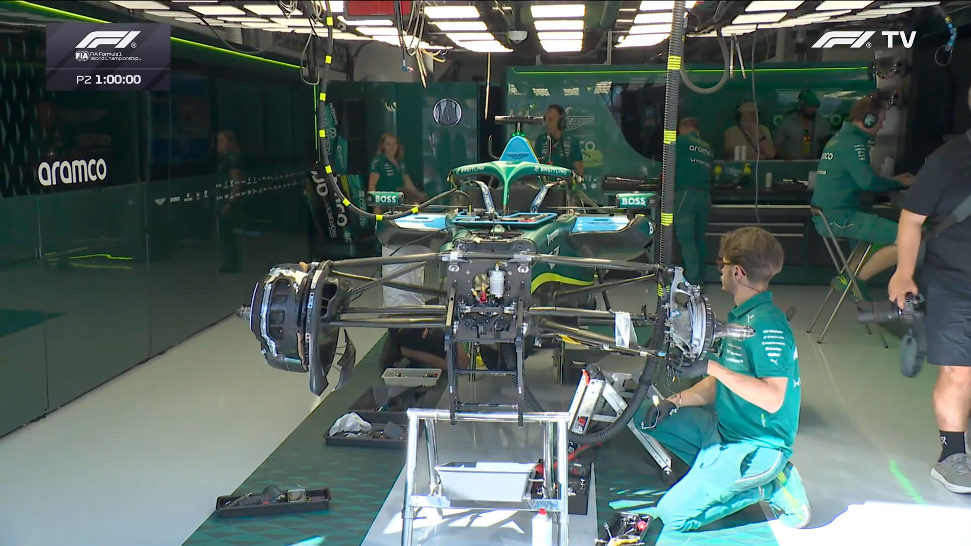 f1阿斯顿·马丁正在从银石总部紧急空运备用零件至匈牙利，争取让斯托尔能够参加周
