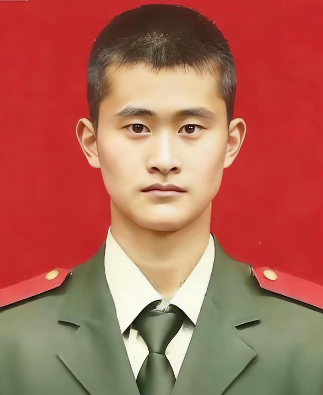 张斌，1990年生，贵州凤冈人，2009年12月入伍，中共预备党员，生前系贵阳市