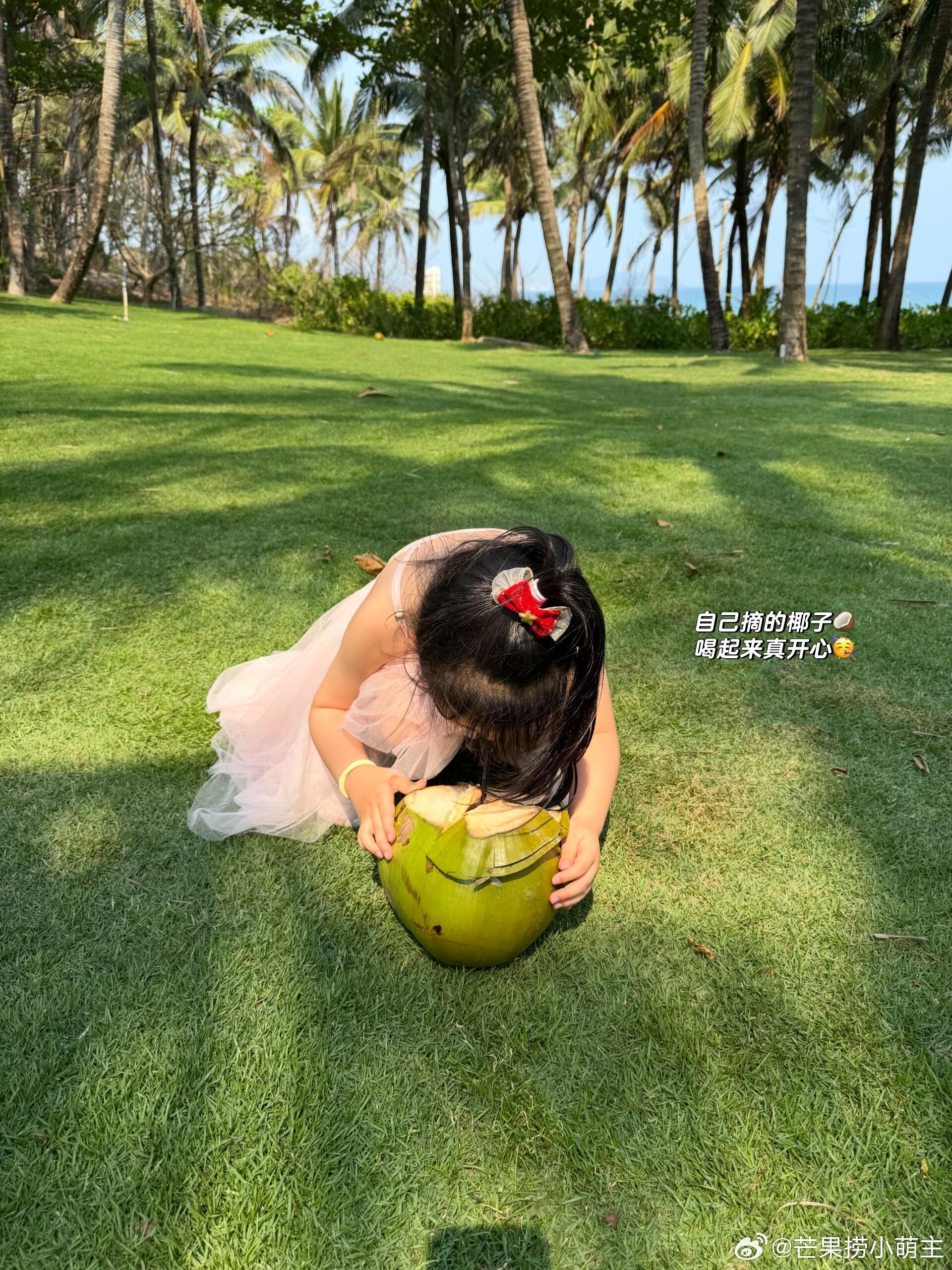 潘玮柏女儿5岁近照潘玮柏老婆晒和女儿合照宣云晒与女儿合照，5岁女儿乖巧可爱，潘