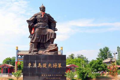 东汉初年，交趾的征侧、征贰姐妹起兵造反，自立为“征王”，拉开了反抗东汉王朝起义的